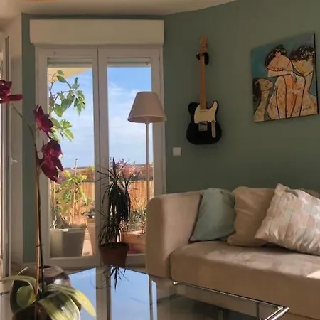 Sunny Charming Heart Of